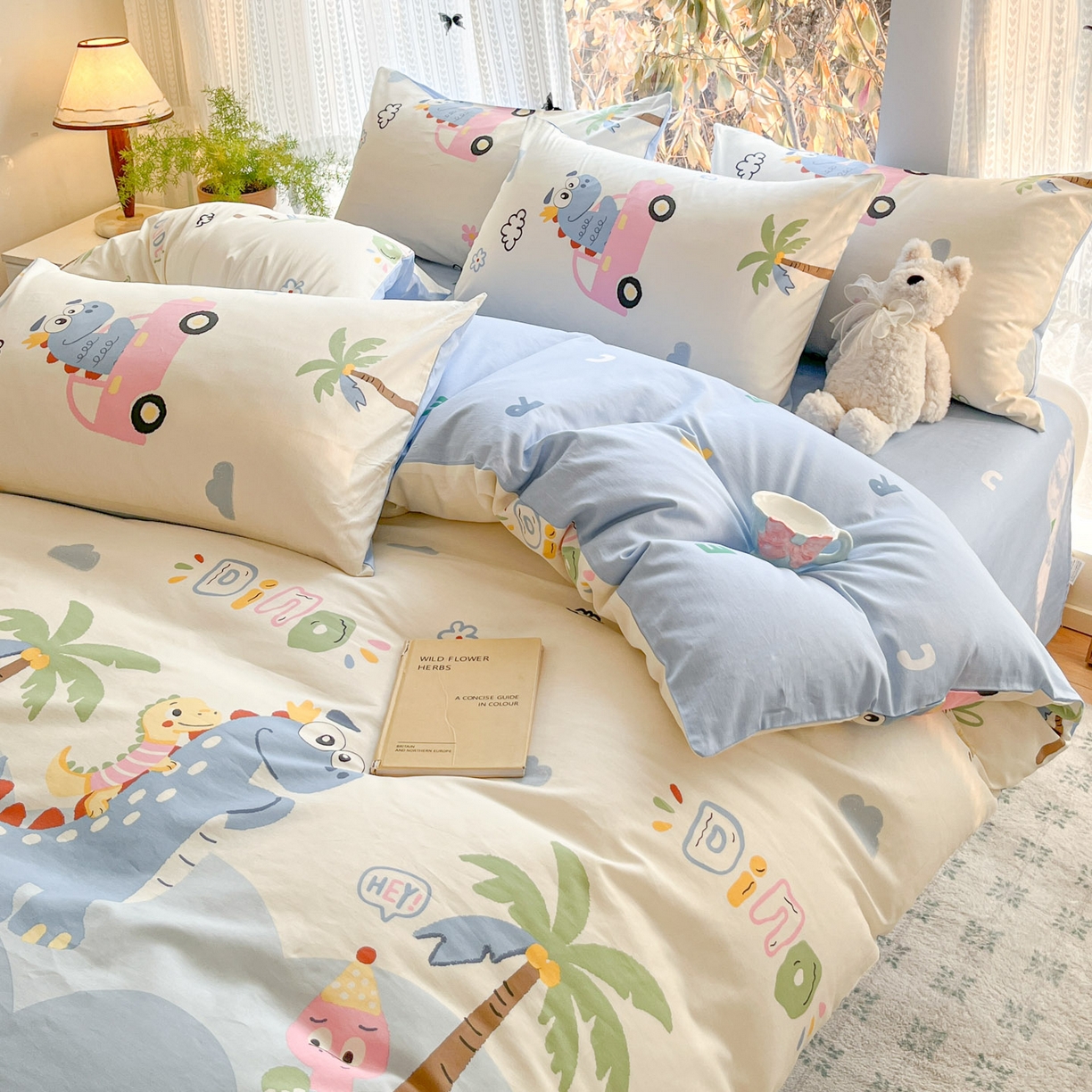 91家纺网 家纺一手货源 找家纺 吉象家纺 2026春夏新款全棉印花四件套第二批 度假恐龙蓝