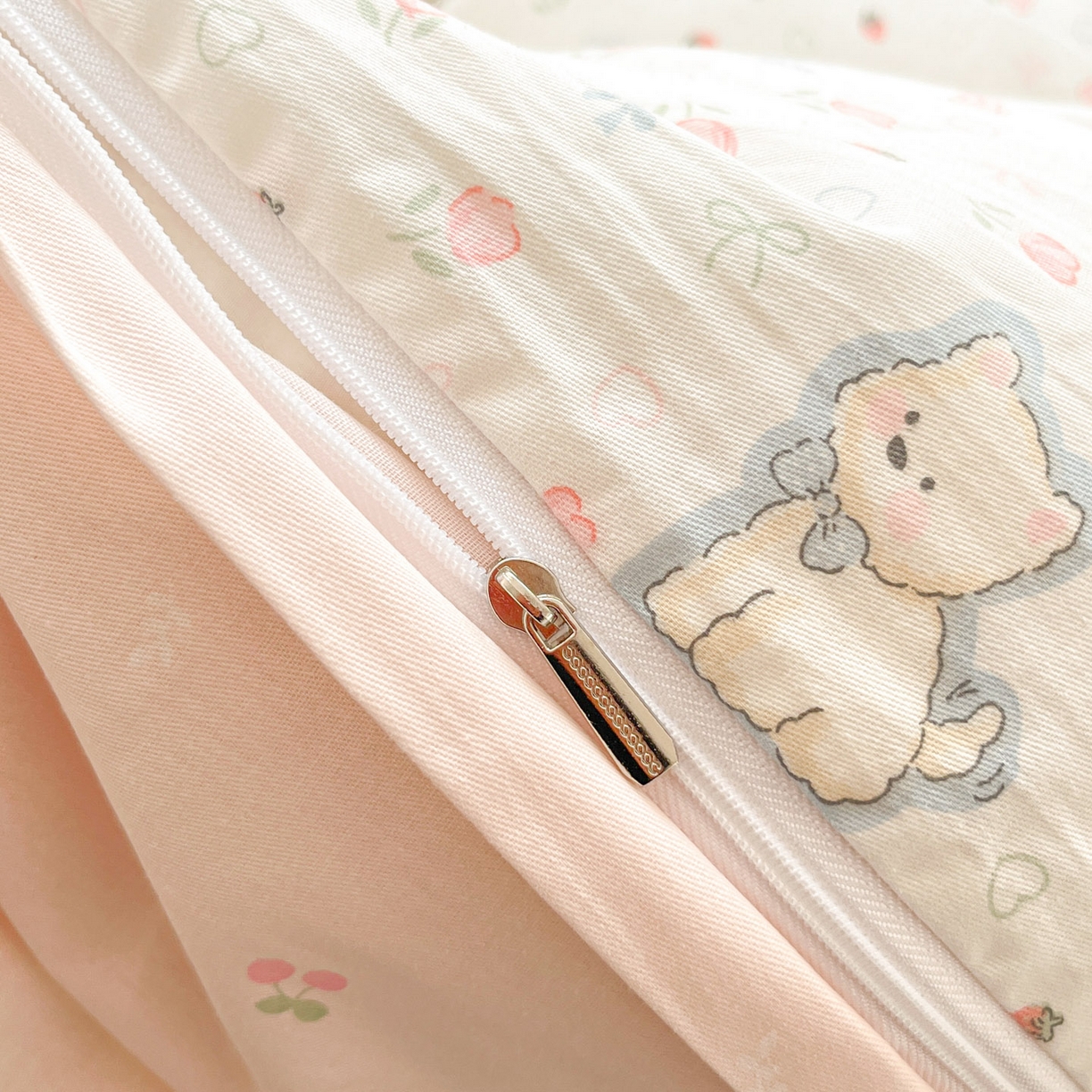 91家纺网 家纺一手货源 找家纺 吉象家纺 2026春夏新款全棉印花四件套第二批 玫瑰小狗