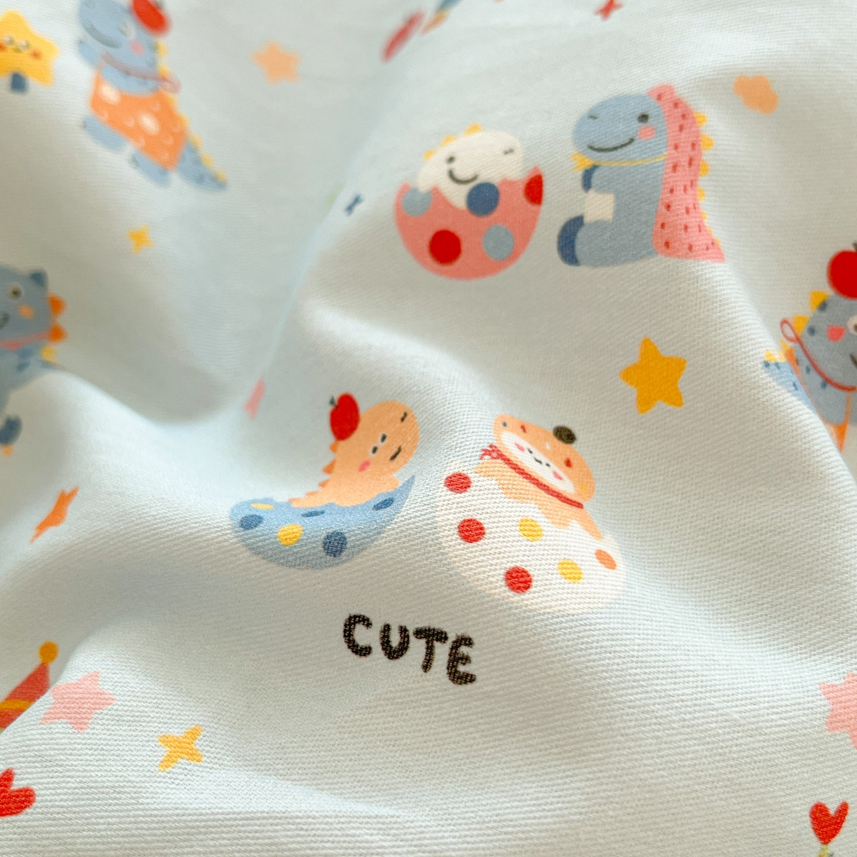 91家纺网 家纺一手货源 找家纺 吉象家纺 2026春夏新款全棉印花四件套第二批 恐龙派对