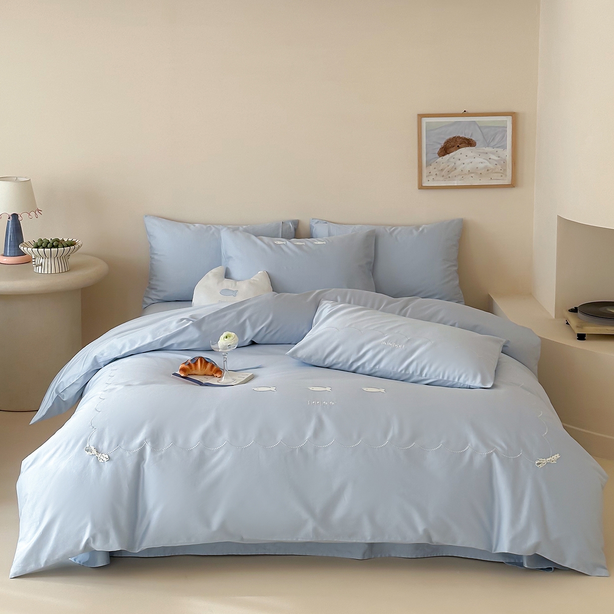 91家纺网 家纺一手货源 找家纺 （总）极简 2026新款100S长绒棉刺绣四件套-萌趣小鱼（小号控价258标准288加大308）