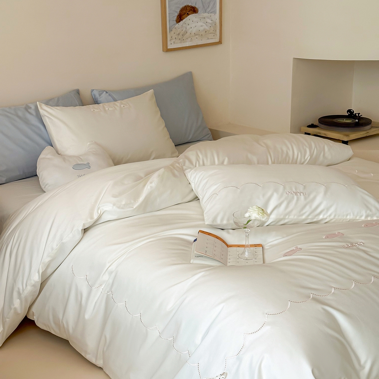 91家纺网 家纺一手货源 找家纺 （总）极简 2026新款100S长绒棉刺绣四件套-萌趣小鱼（小号控价258标准288加大308）