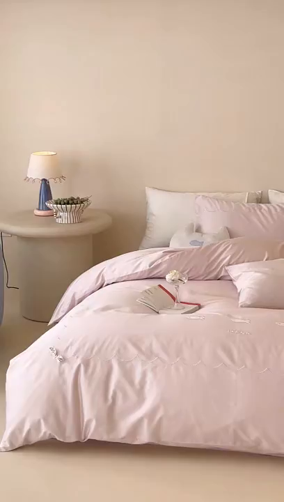 91家纺网 家纺一手货源 找家纺 极简 2026新款100S长绒棉刺绣四件套-萌趣小鱼（小号控价258标准288加大308） 萌趣小鱼-粉