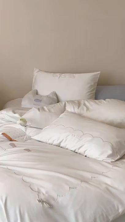 91家纺网 家纺一手货源 找家纺 极简 2026新款100S长绒棉刺绣四件套-萌趣小鱼（小号控价258标准288加大308） 萌趣小鱼-白