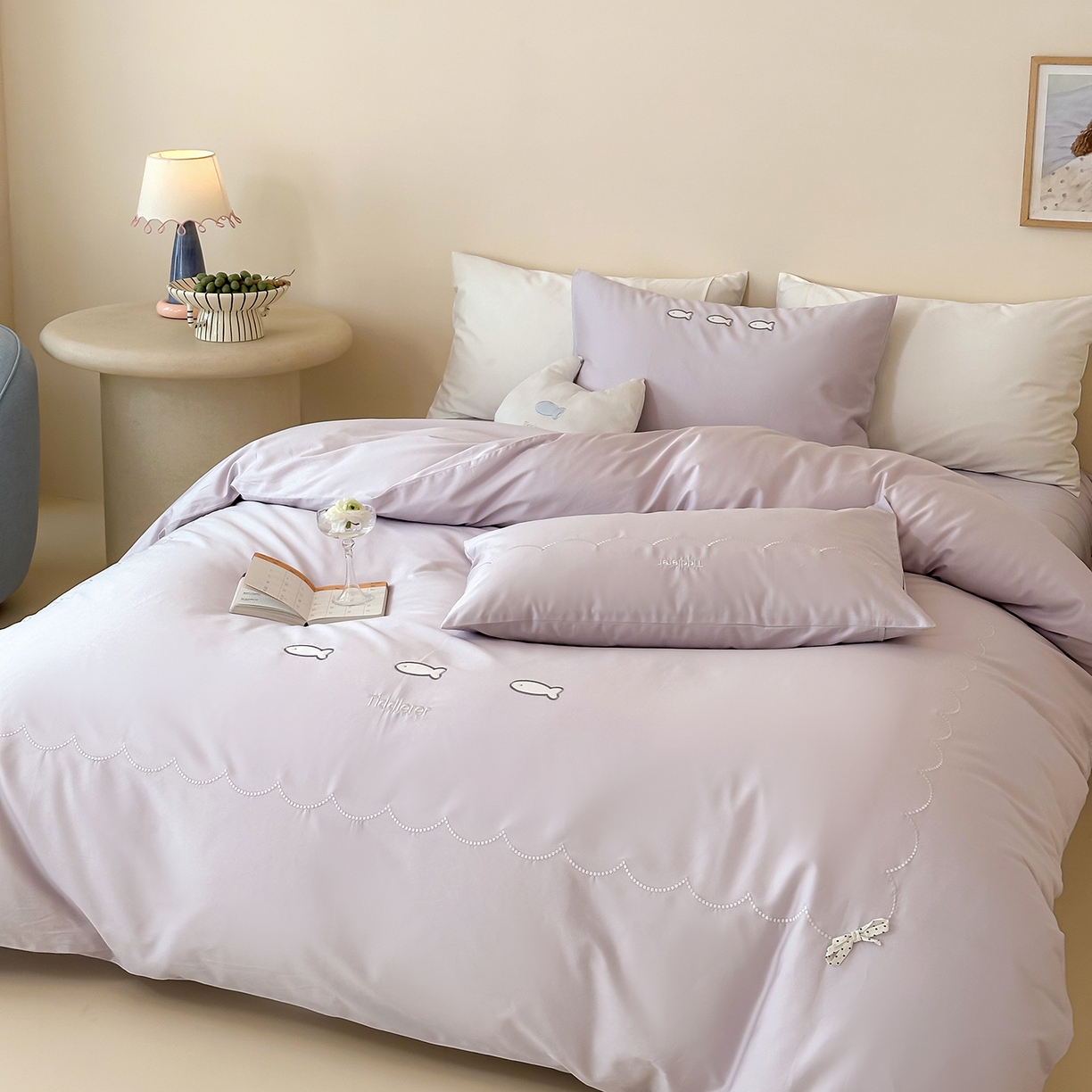 91家纺网 家纺一手货源 找家纺 极简 2026新款100S长绒棉刺绣四件套-萌趣小鱼（小号控价258标准288加大308） 萌趣小鱼-紫