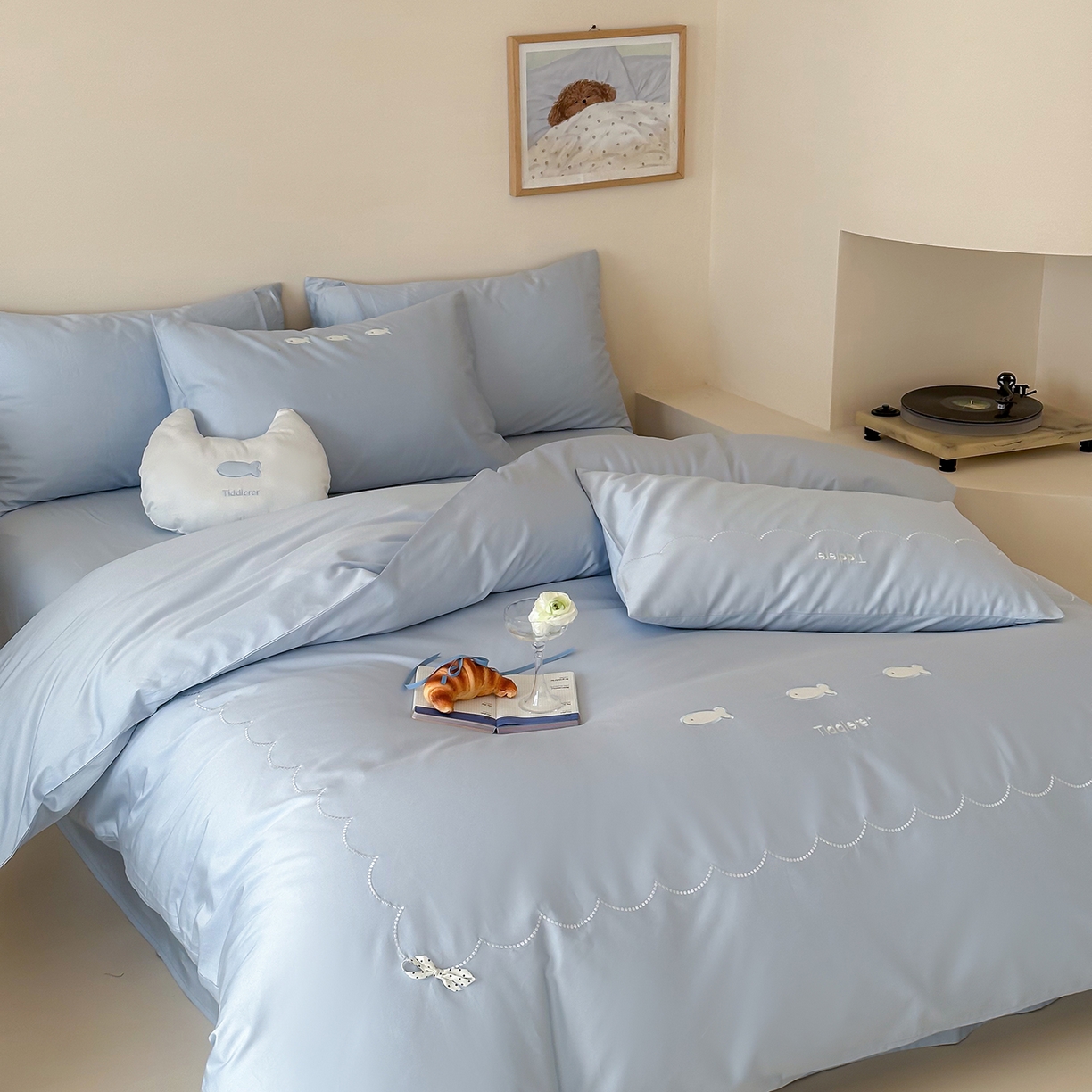 91家纺网 家纺一手货源 找家纺 极简 2026新款100S长绒棉刺绣四件套-萌趣小鱼（小号控价258标准288加大308） 萌趣小鱼-蓝