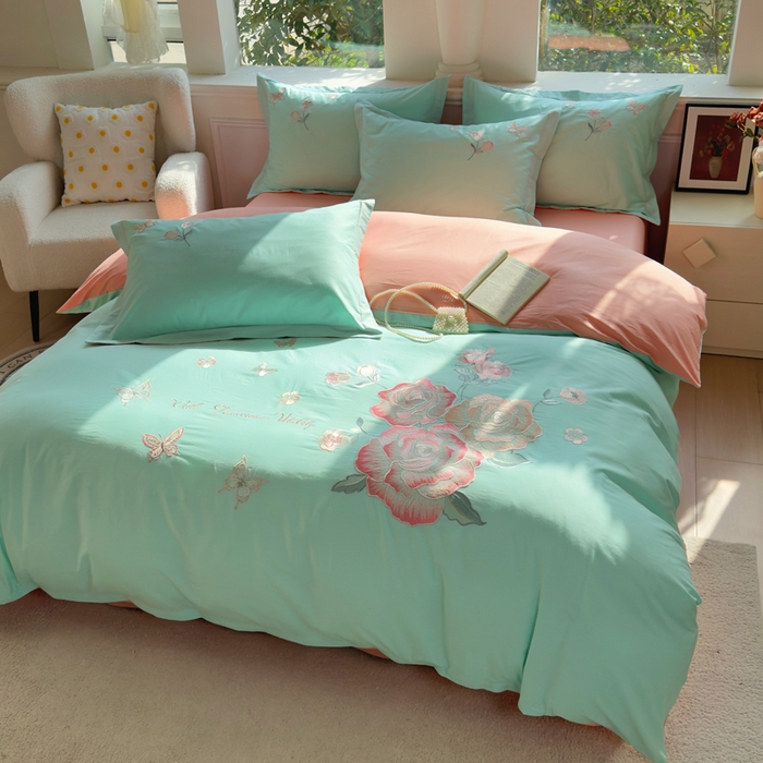 91家纺网 家纺一手货源 找家纺 （总）铭博家纺 2026新款13372新款100%全棉刺绣工艺款四件套-蝶舞玫瑰系列