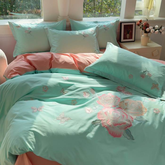 91家纺网 家纺一手货源 找家纺 （总）铭博家纺 2026新款13372新款100%全棉刺绣工艺款四件套-蝶舞玫瑰系列