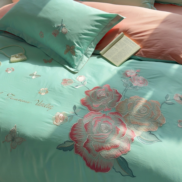 91家纺网 家纺一手货源 找家纺 （总）铭博家纺 2026新款13372新款100%全棉刺绣工艺款四件套-蝶舞玫瑰系列