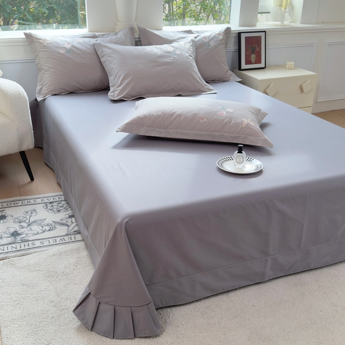 91家纺网 家纺一手货源 找家纺 铭博家纺 2026新款13372新款100%全棉刺绣工艺款四件套-蝶舞玫瑰系列 蝶舞玫瑰-雅致灰