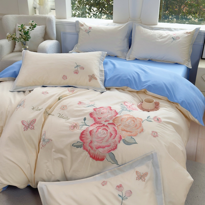 91家纺网 家纺一手货源 找家纺 铭博家纺 2026新款13372新款100%全棉刺绣工艺款四件套-蝶舞玫瑰系列 蝶舞玫瑰-米蓝