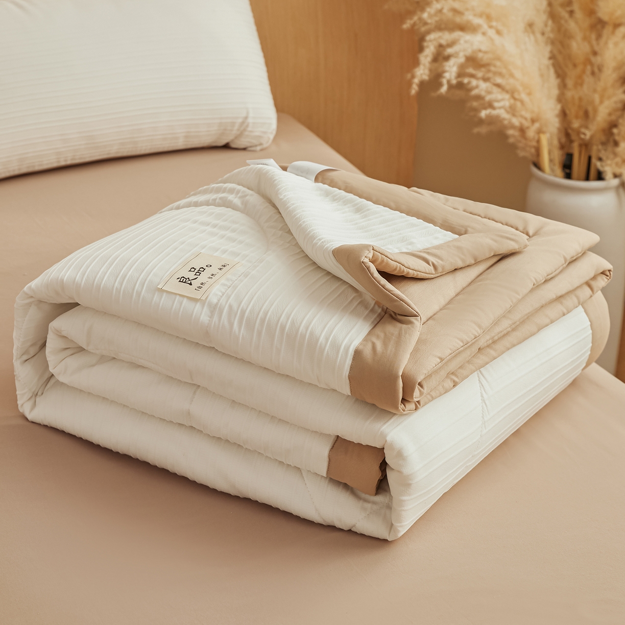 91家纺网 家纺一手货源 找家纺 尊妙被业 2026新款良品条白100%新疆棉花夏被 良品条白+咖