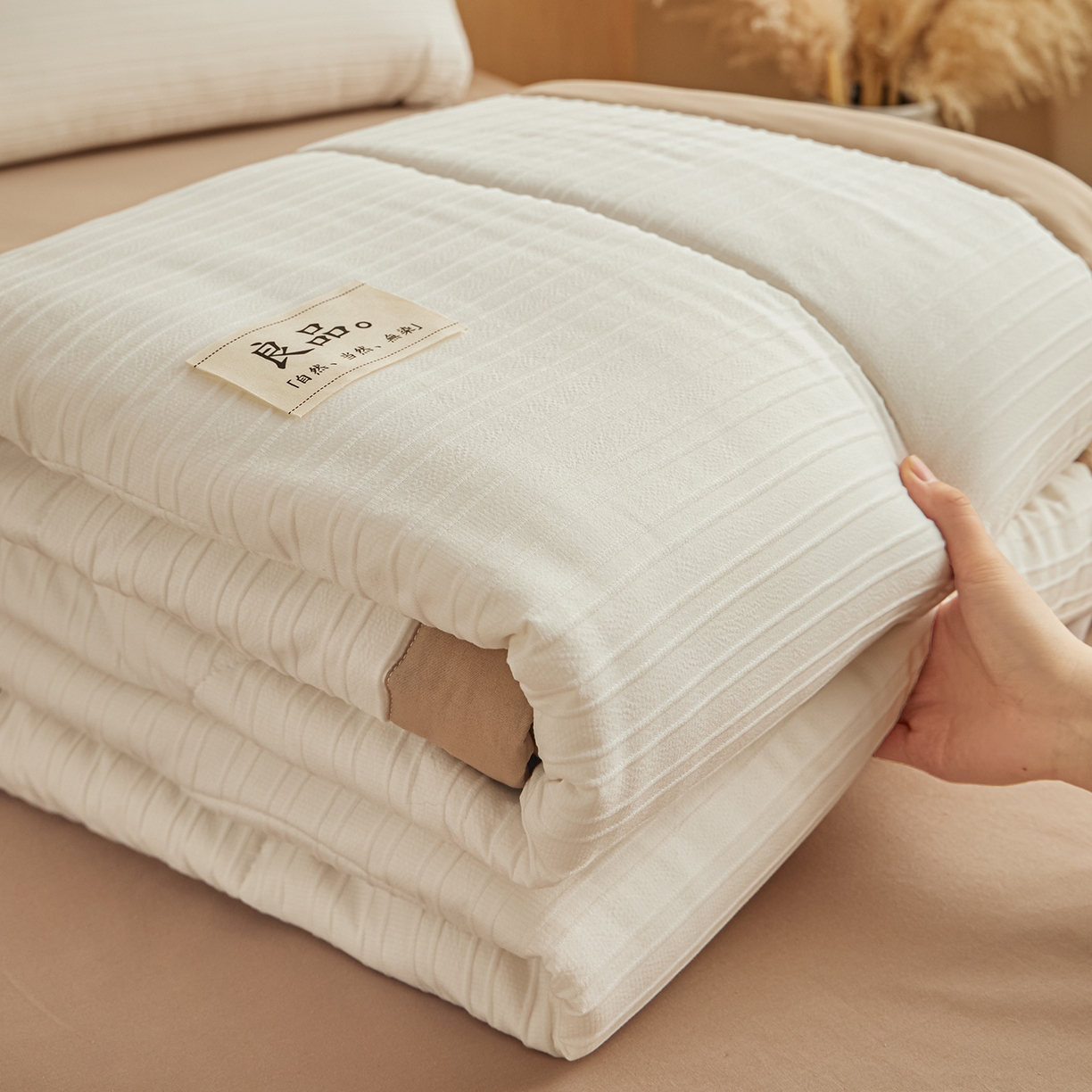 91家纺网 家纺一手货源 找家纺 尊妙被业 2026新款良品条白100%新疆棉花夏被 良品条白+咖