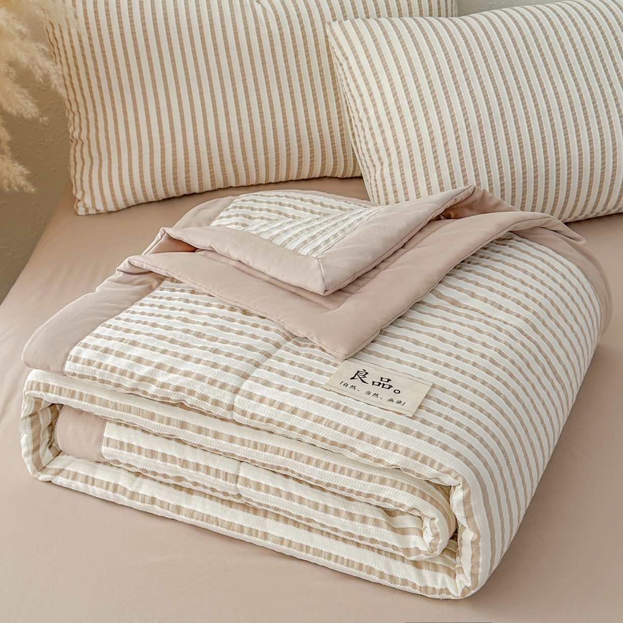 91家纺网 家纺一手货源 找家纺 尊妙被业 2026新款彩条色织棉花被被子被芯 良品色织 彩条棕