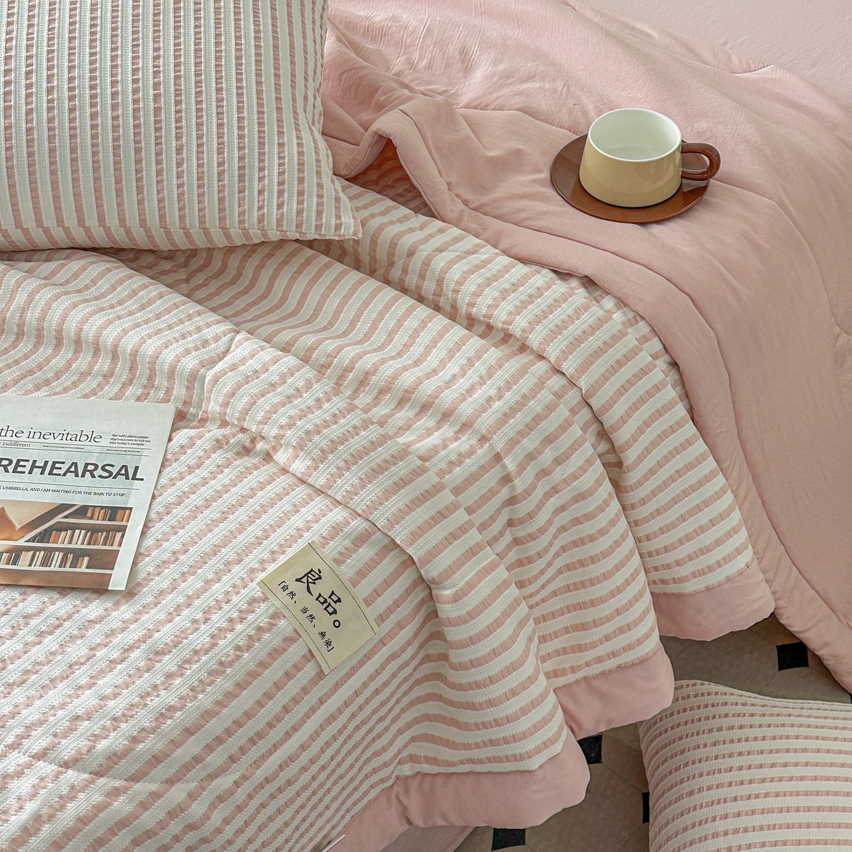 91家纺网 家纺一手货源 找家纺 尊妙被业 2026新款彩条色织棉花被被子被芯 良品色织 彩条粉