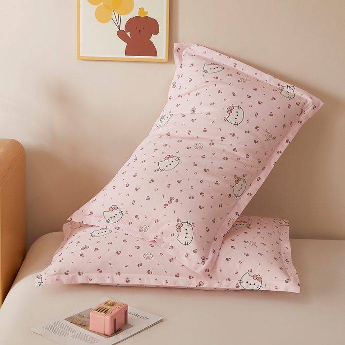 91家纺网 家纺一手货源 找家纺 翎盈家纺 2026新款卡通小清新全棉纯棉枕套成人学生儿童枕头套 凯蒂小姐-粉