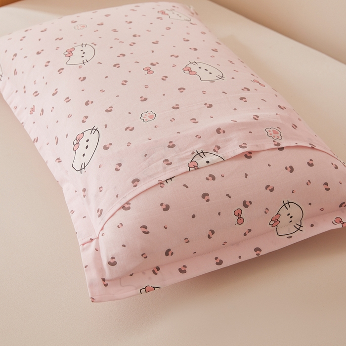 91家纺网 家纺一手货源 找家纺 翎盈家纺 2026新款卡通小清新全棉纯棉枕套成人学生儿童枕头套 凯蒂小姐-粉