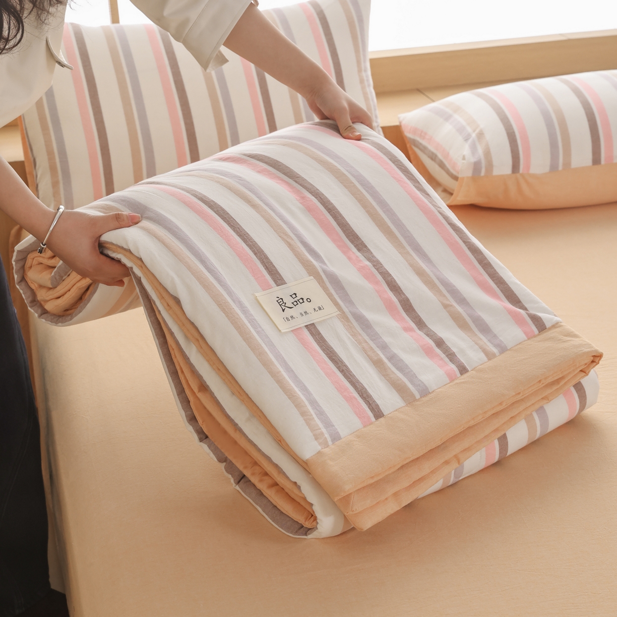 91家纺网 家纺一手货源 找家纺 （总）尊妙被业 2026全棉色织水洗全棉棉花夏被 被子被芯 夏被四件套（竖条款）