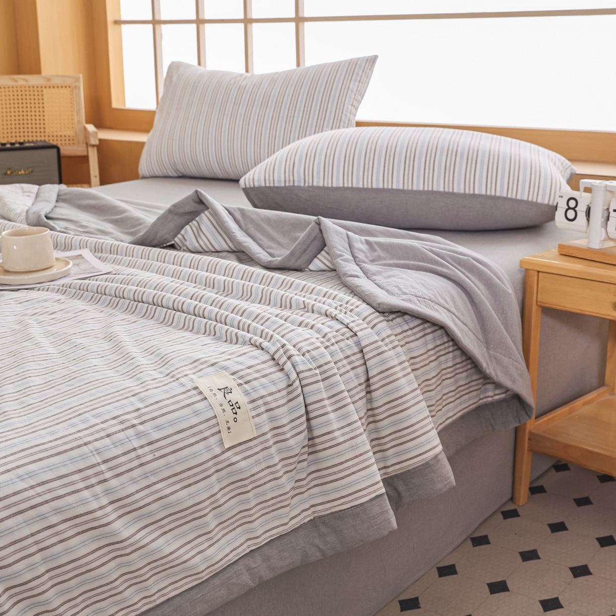 91家纺网 家纺一手货源 找家纺 尊妙被业 2026全棉色织水洗全棉棉花夏被 被子被芯 夏被四件套（竖条款） BG蓝风