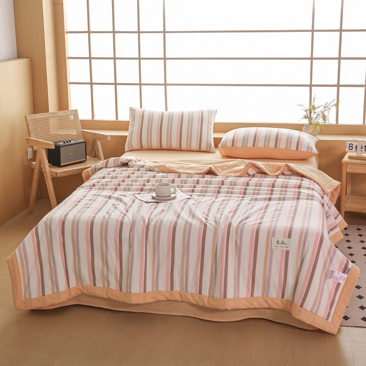 91家纺网 家纺一手货源 找家纺 尊妙被业 2026全棉色织水洗全棉棉花夏被 被子被芯 夏被四件套（竖条款） 况野-粉咖