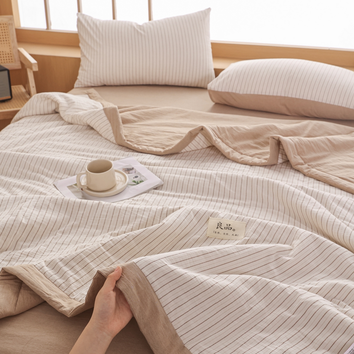 91家纺网 家纺一手货源 找家纺 尊妙被业 2026全棉色织水洗全棉棉花夏被 被子被芯 夏被四件套（竖条款） BG咖细条