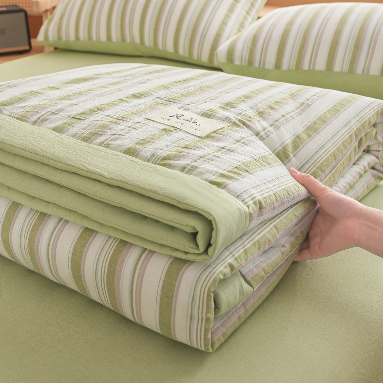 91家纺网 家纺一手货源 找家纺 尊妙被业 2026全棉色织水洗全棉棉花夏被 被子被芯 夏被四件套（竖条款） 左岸-绿
