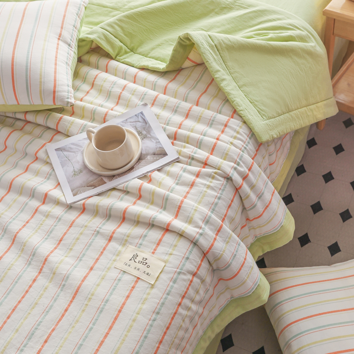 91家纺网 家纺一手货源 找家纺 尊妙被业 2026全棉色织水洗全棉棉花夏被 被子被芯 夏被四件套（竖条款） 且乐-粉