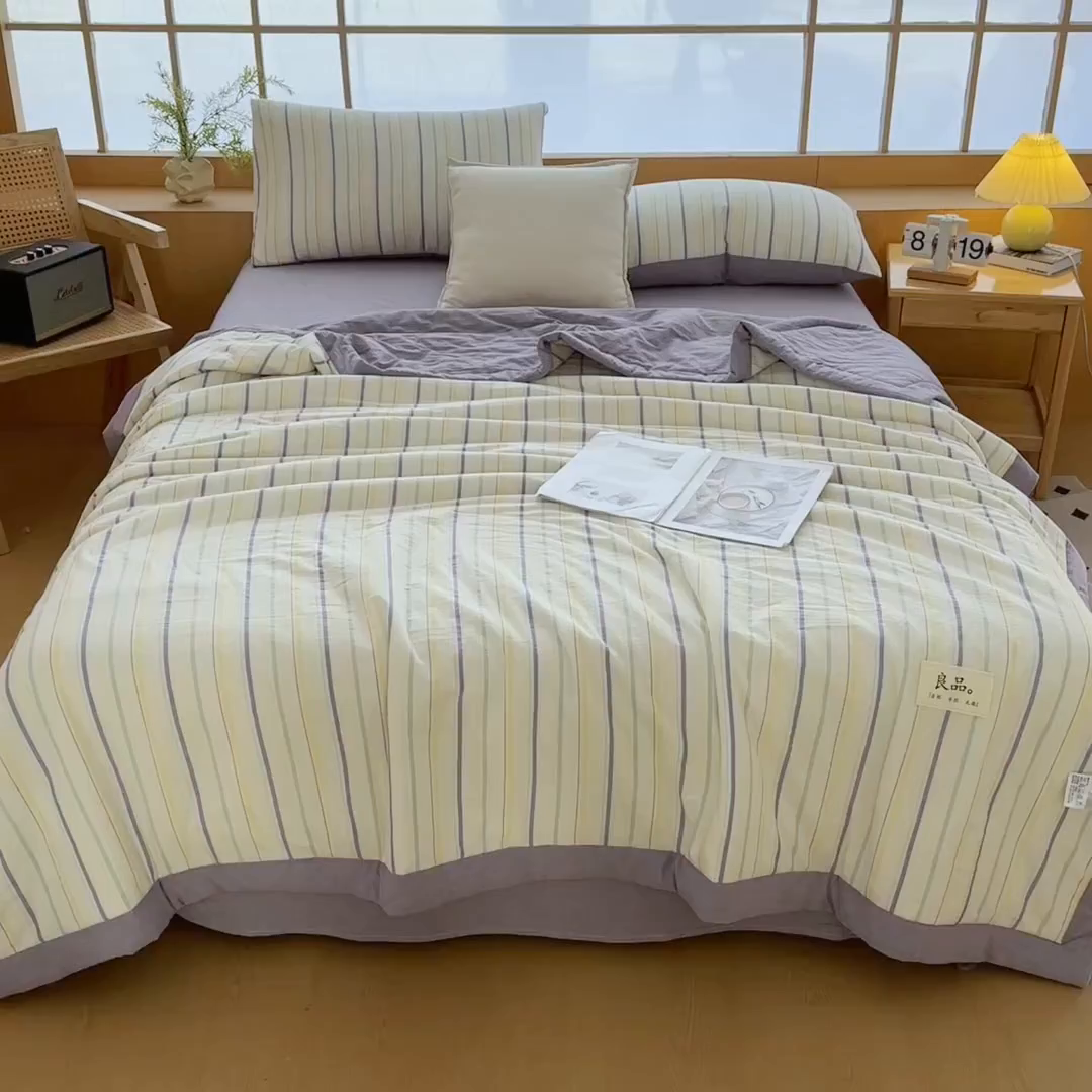 91家纺网 家纺一手货源 找家纺 尊妙被业 2026全棉色织水洗全棉棉花夏被 被子被芯 夏被四件套（竖条款） 且乐-紫