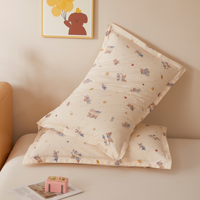 91家纺网 家纺一手货源 找家纺 翎盈家纺 2026新款卡通小清新全棉纯棉枕套成人学生儿童枕头套 疯狂世界