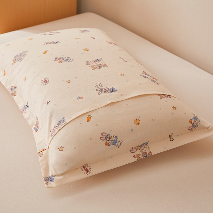 91家纺网 家纺一手货源 找家纺 翎盈家纺 2026新款卡通小清新全棉纯棉枕套成人学生儿童枕头套 疯狂世界