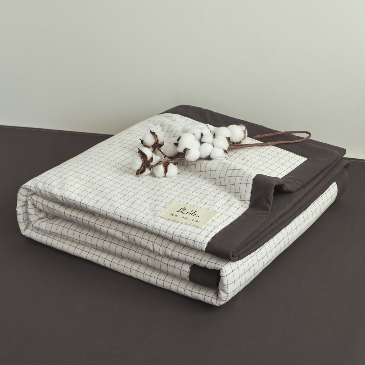 91家纺网 家纺一手货源 找家纺 尊妙被业 2026全棉色织水洗全棉棉花夏被 被子被芯 夏被四件套（格子款） 潮格白