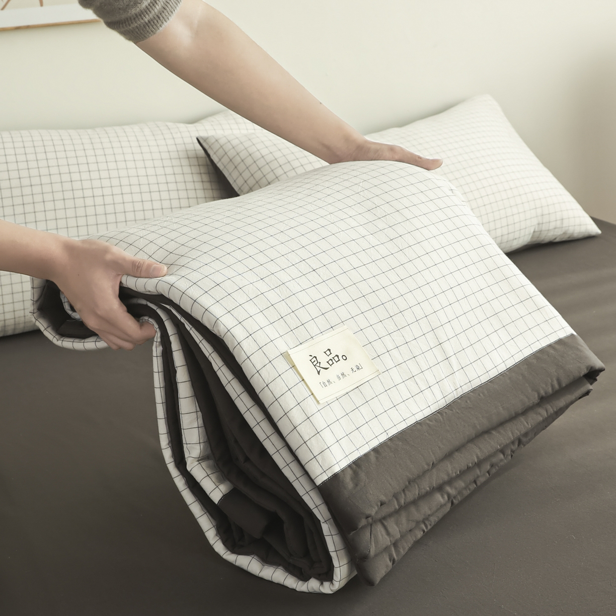 91家纺网 家纺一手货源 找家纺 尊妙被业 2026全棉色织水洗全棉棉花夏被 被子被芯 夏被四件套（格子款） 潮格白