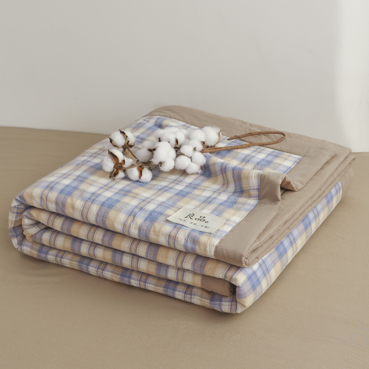 91家纺网 家纺一手货源 找家纺 尊妙被业 2026全棉色织水洗全棉棉花夏被 被子被芯 夏被四件套（格子款） 贝拉咖