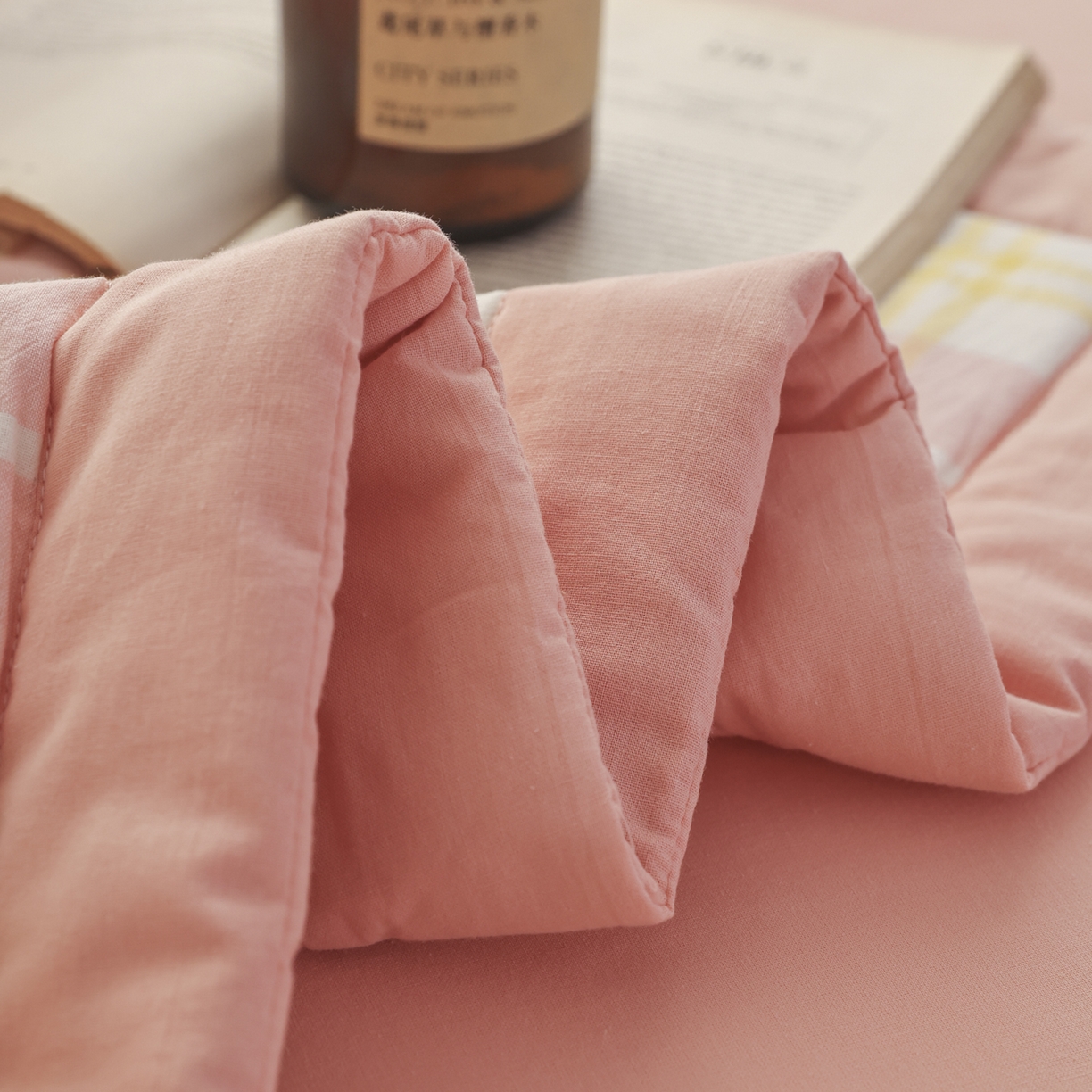 91家纺网 家纺一手货源 找家纺 尊妙被业 2026全棉色织水洗全棉棉花夏被 被子被芯 夏被四件套（格子款） 爱格