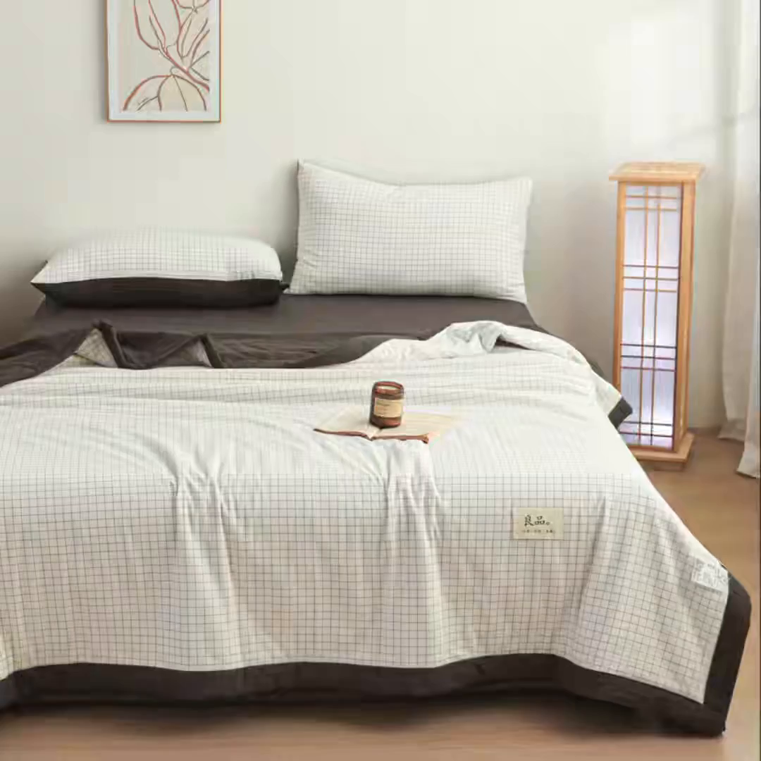 91家纺网 家纺一手货源 找家纺 尊妙被业 2026全棉色织水洗全棉棉花夏被 被子被芯 夏被四件套（格子款） 潮格白