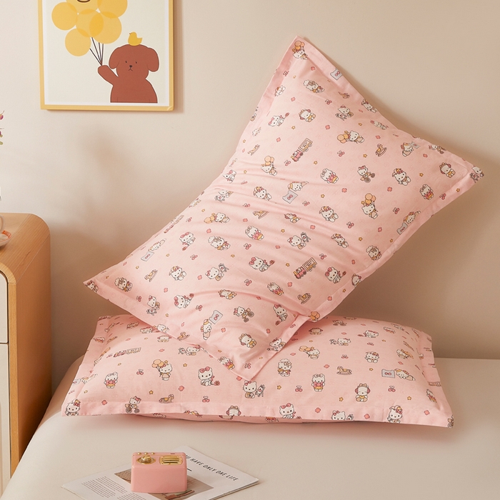 91家纺网 家纺一手货源 找家纺 翎盈家纺 2026新款卡通小清新全棉纯棉枕套成人学生儿童枕头套 凯蒂软糖-粉