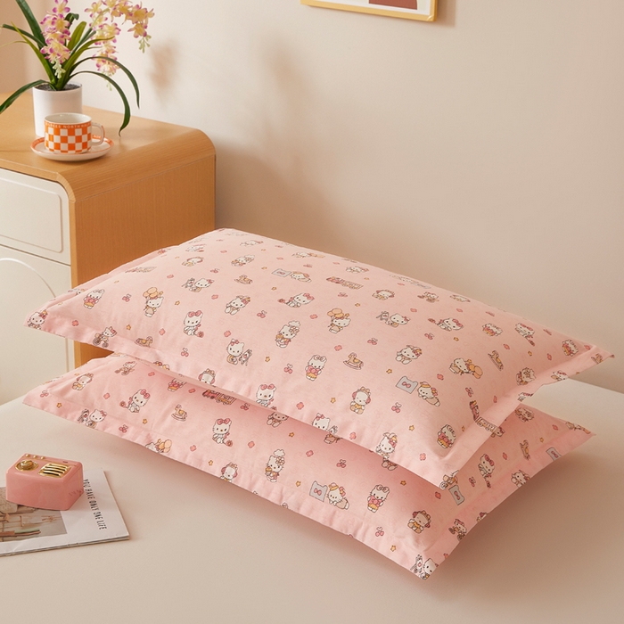 91家纺网 家纺一手货源 找家纺 翎盈家纺 2026新款卡通小清新全棉纯棉枕套成人学生儿童枕头套 凯蒂软糖-粉