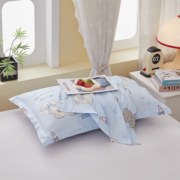 91家纺网 家纺一手货源 找家纺 翎盈家纺 2026新款卡通小清新全棉纯棉枕套成人学生儿童枕头套 奶油阿布-蓝