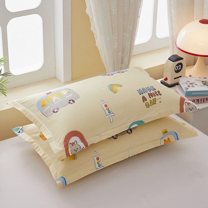 91家纺网 家纺一手货源 找家纺 翎盈家纺 2026新款卡通小清新全棉纯棉枕套成人学生儿童枕头套 汽车乐园