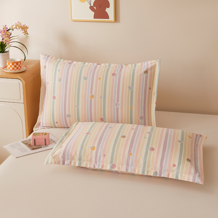 91家纺网 家纺一手货源 找家纺 翎盈家纺 2026新款卡通小清新全棉纯棉枕套成人学生儿童枕头套 五彩草莓