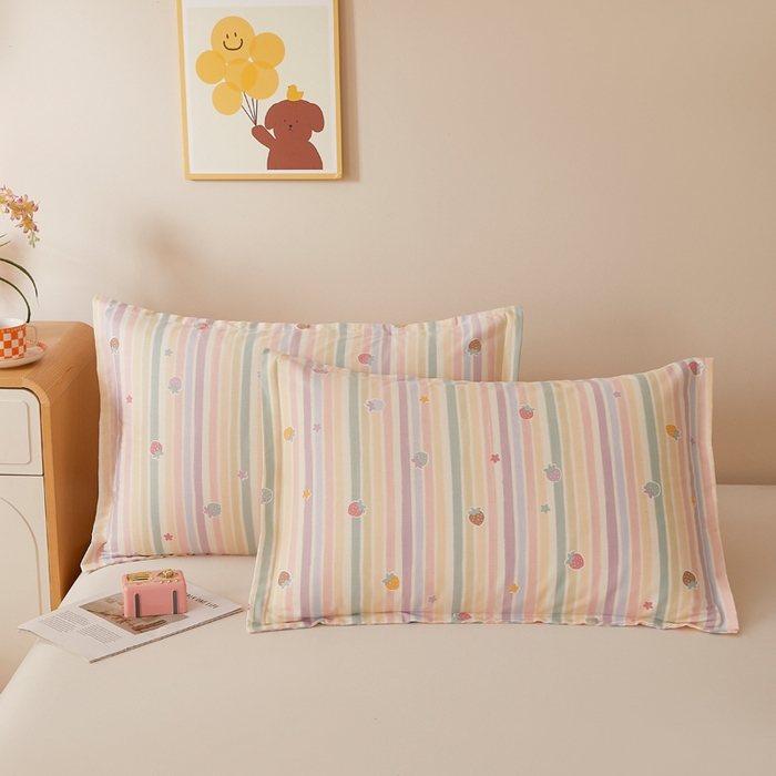 91家纺网 家纺一手货源 找家纺 翎盈家纺 2026新款卡通小清新全棉纯棉枕套成人学生儿童枕头套 五彩草莓