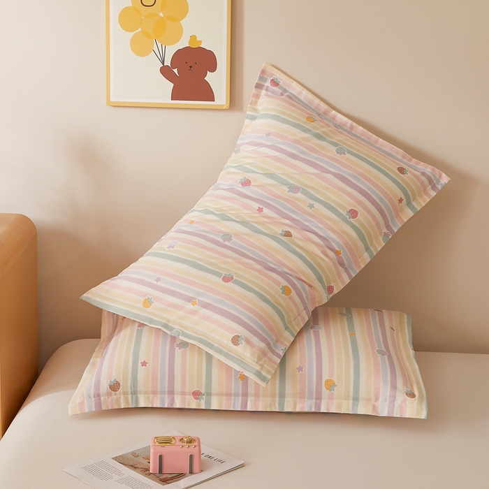 91家纺网 家纺一手货源 找家纺 翎盈家纺 2026新款卡通小清新全棉纯棉枕套成人学生儿童枕头套 五彩草莓