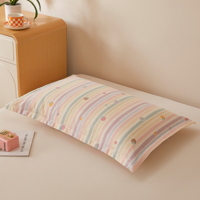 91家纺网 家纺一手货源 找家纺 翎盈家纺 2026新款卡通小清新全棉纯棉枕套成人学生儿童枕头套 五彩草莓