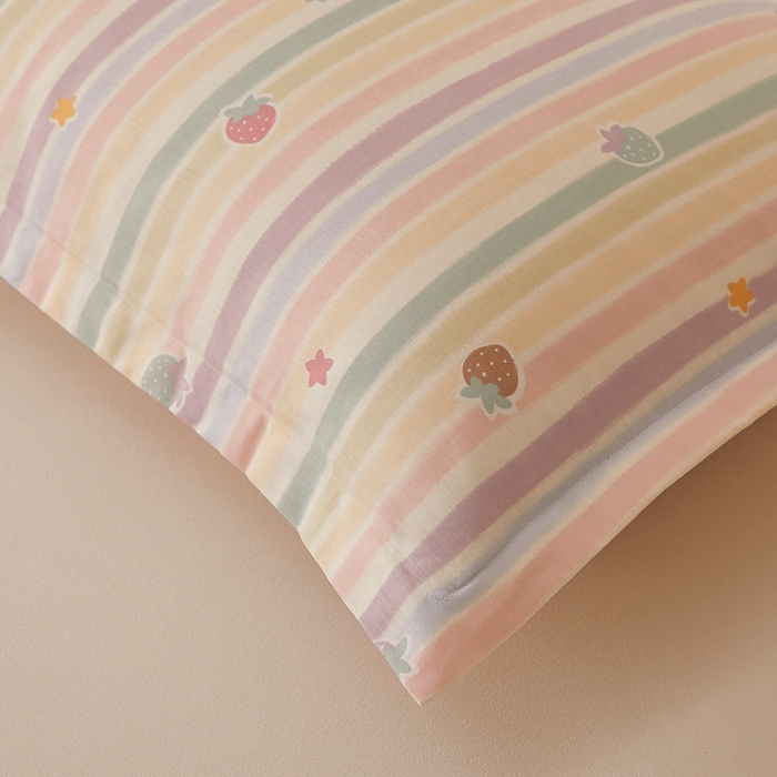 91家纺网 家纺一手货源 找家纺 翎盈家纺 2026新款卡通小清新全棉纯棉枕套成人学生儿童枕头套 五彩草莓