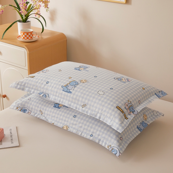 91家纺网 家纺一手货源 找家纺 翎盈家纺 2026新款卡通小清新全棉纯棉枕套成人学生儿童枕头套 星际告白