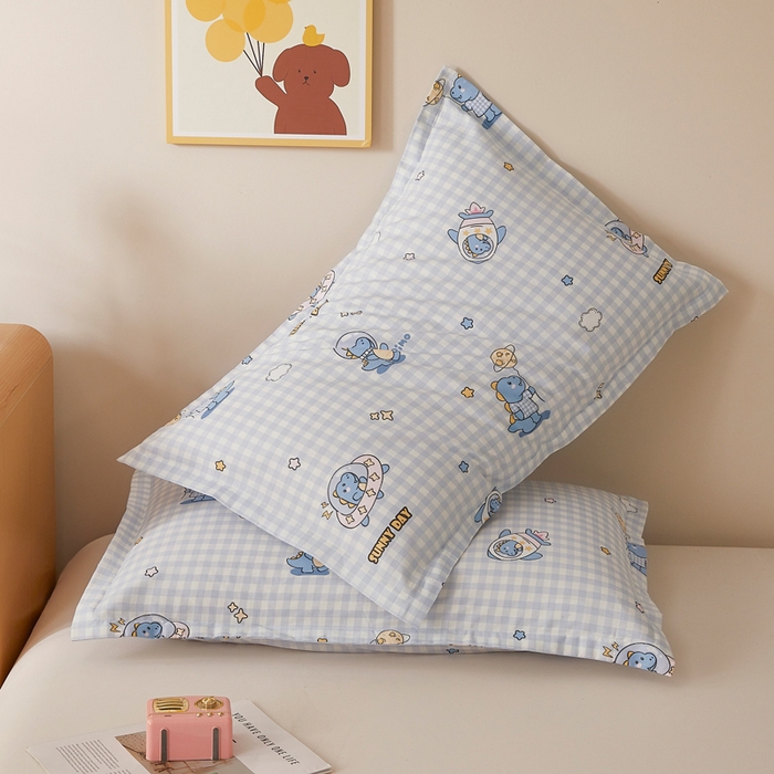 91家纺网 家纺一手货源 找家纺 翎盈家纺 2026新款卡通小清新全棉纯棉枕套成人学生儿童枕头套 星际告白