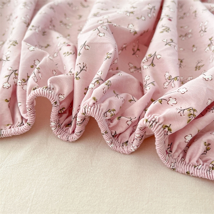 91家纺网 家纺一手货源 找家纺 梦舒羽 2026新款A类云朵棉亲肤四季款床笠席梦思床罩全包床单三件套 爱丽丝-粉