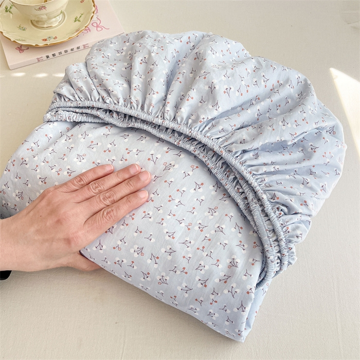 91家纺网 家纺一手货源 找家纺 梦舒羽 2026新款A类云朵棉亲肤四季款床笠席梦思床罩全包床单三件套 满天星-蓝