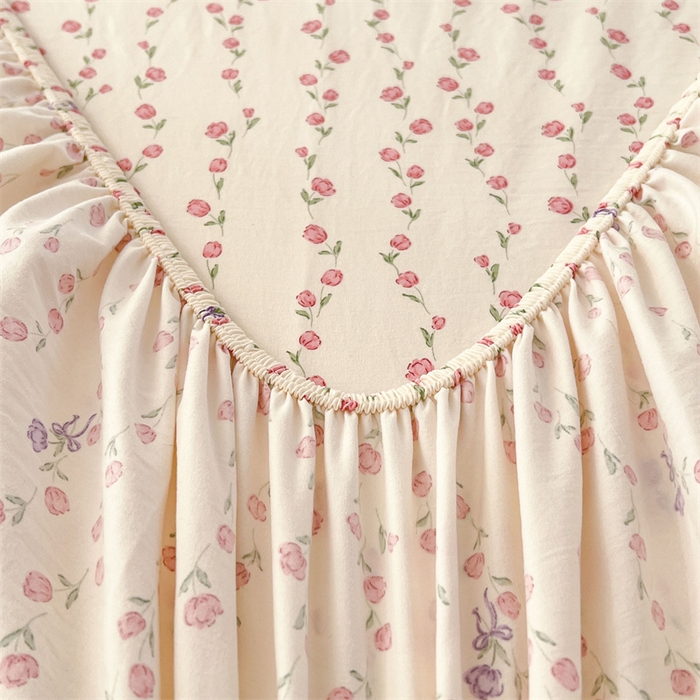 91家纺网 家纺一手货源 找家纺 梦舒羽 2026新款A类云朵棉亲肤四季款床笠席梦思床罩全包床单三件套 花漾甜心