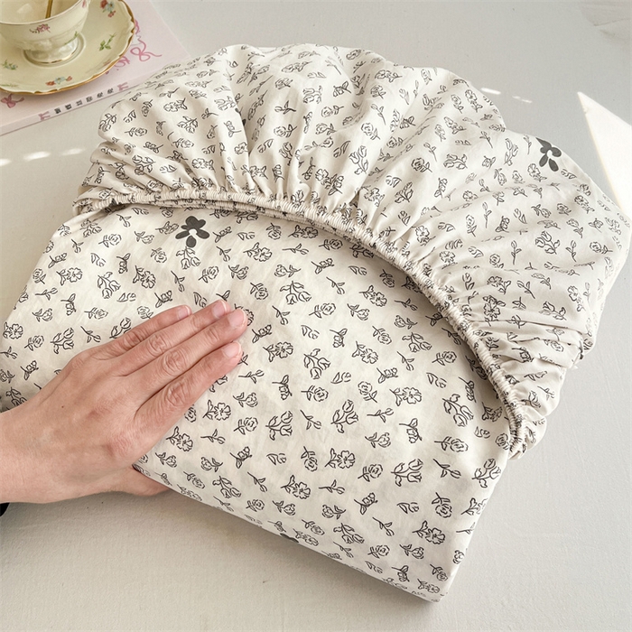 91家纺网 家纺一手货源 找家纺 梦舒羽 2026新款A类云朵棉亲肤四季款床笠席梦思床罩全包床单三件套 花无意