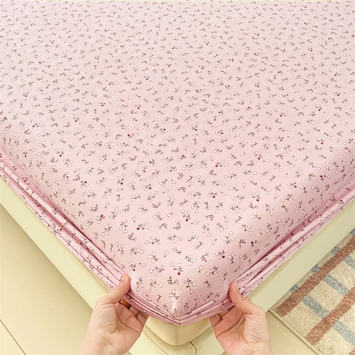 91家纺网 家纺一手货源 找家纺 梦舒羽 2026新款A类云朵棉亲肤四季款床笠席梦思床罩全包床单三件套 爱丽丝-粉